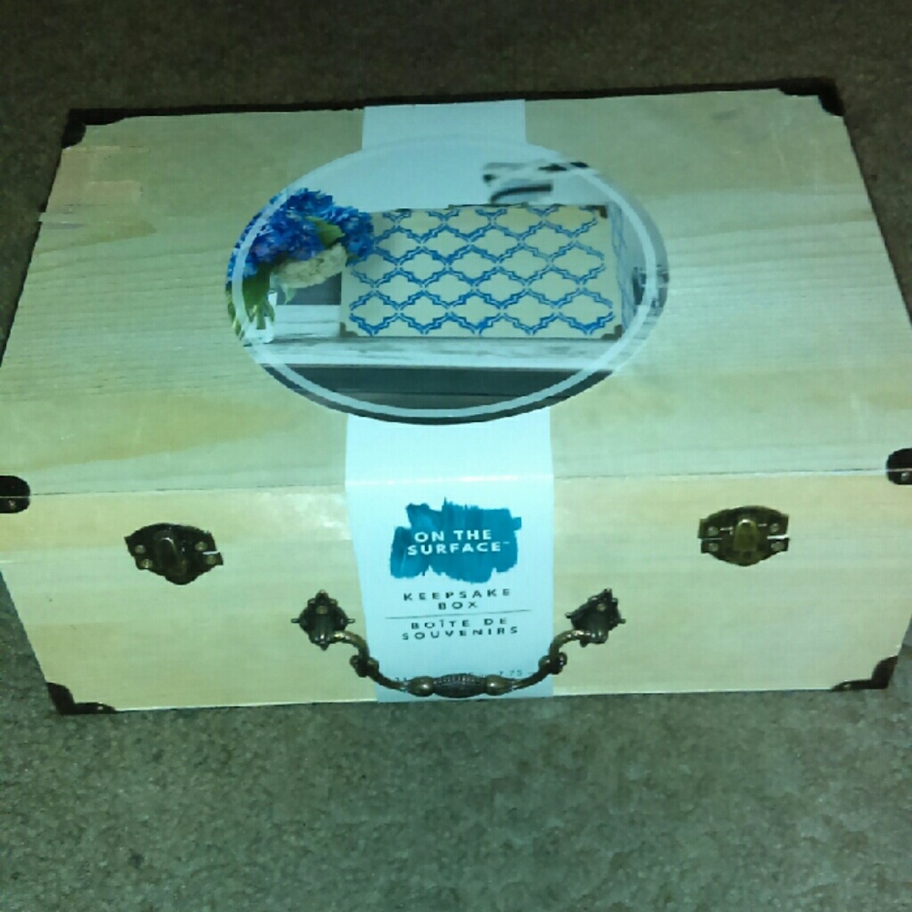 Wood KEEPSAKE BOX